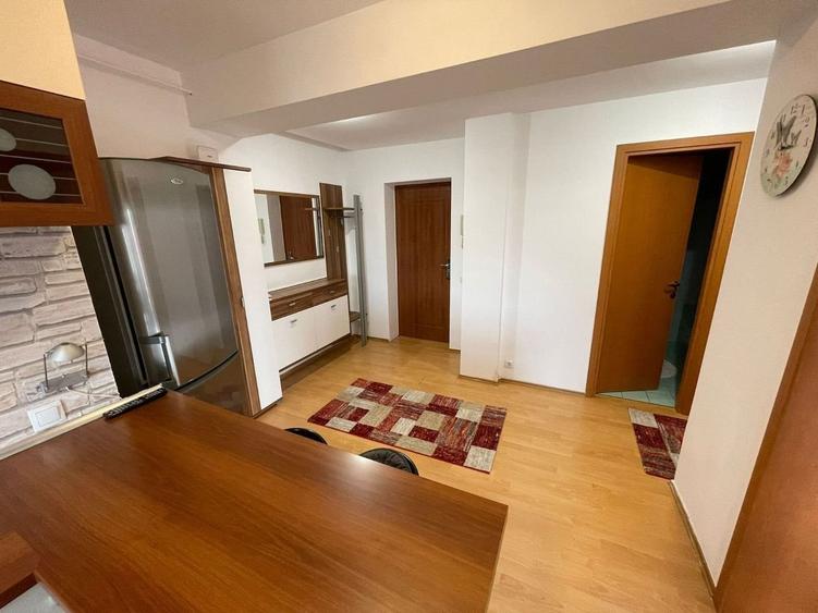 De închiriat: apartament 2 camere - Ten Blocks - Păcii - metrou - 10