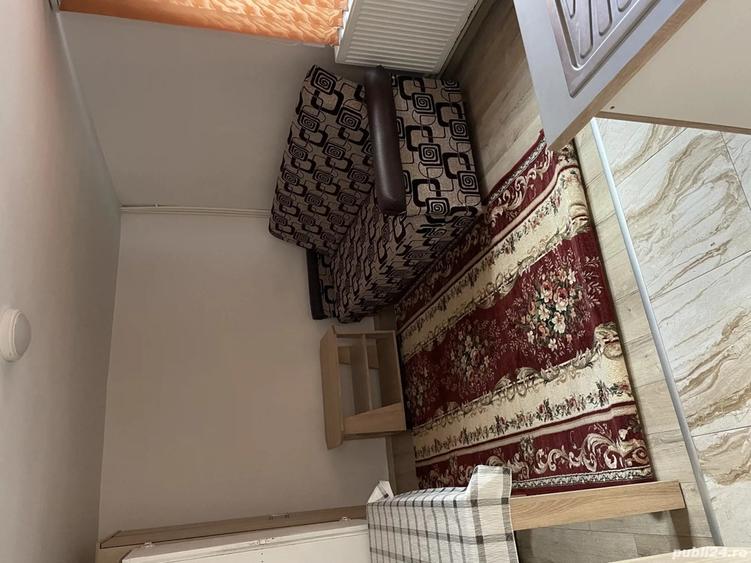 Inchiriez o camera cu baie - 1