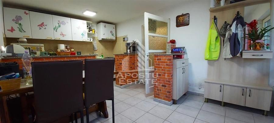 Casă individuală cu 5 camere cu Canalizare în Aradul Nou