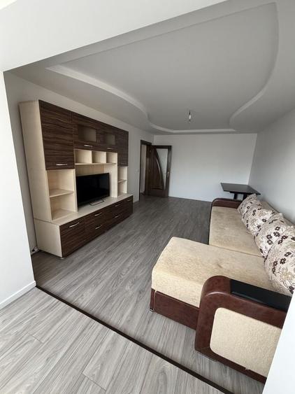 Apartament cu 2 camere decomandat în Republicii
