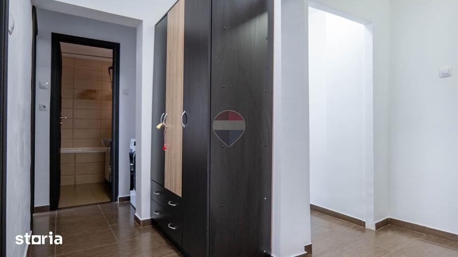 Apartament cu 3 camere în Tei
