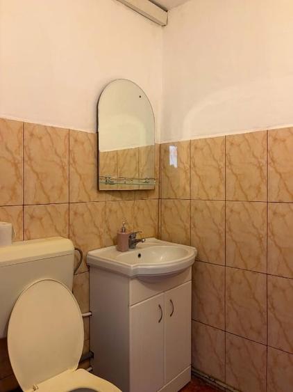 Apartament cu 3 camere decomandat, mobilat în Girocului