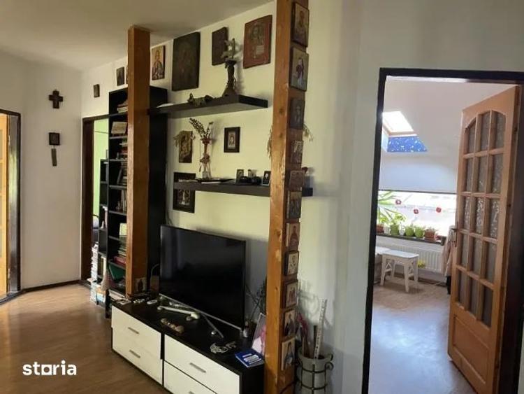 Casă cu 9 camere cu Teren 180 Mp în Matei Voievod