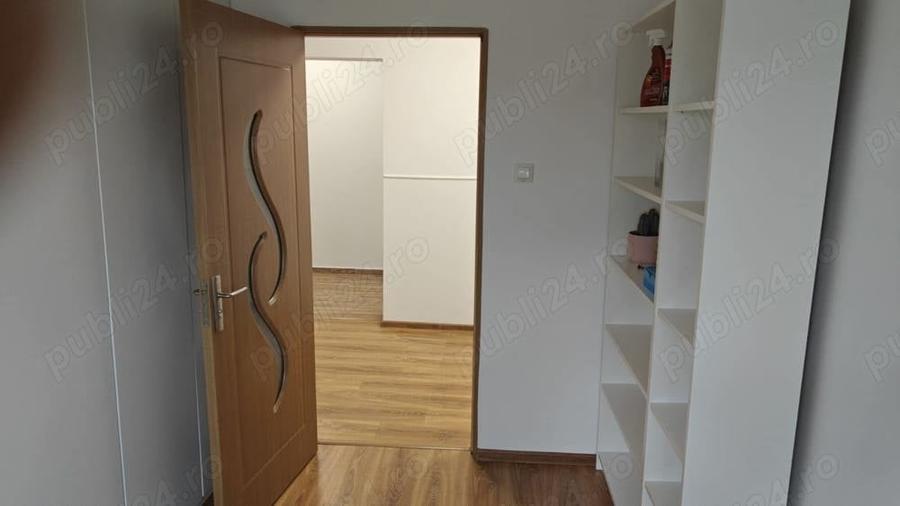 Apartament cu 3 camere decomandat în Lipovei