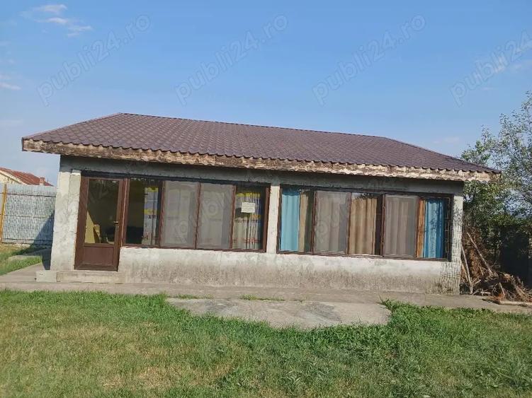 Casă cu Teren 1000 Mp în Câmpu Mare