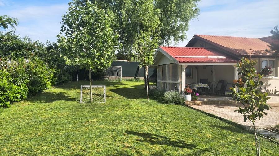 Casă cu 3 camere cu Teren 800 Mp în Mihai Bravu