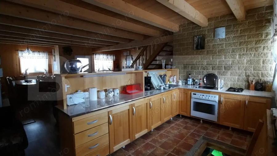 Casă cu 2 camere cu Teren 250 Mp în Tău