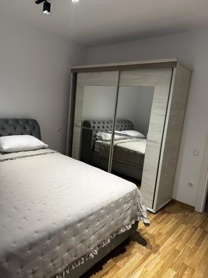 Apartament cu 2 camere decomandat, mobilat în Central