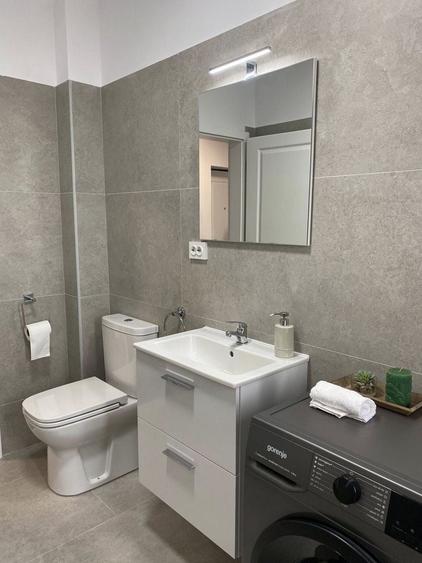 Apartament cu 2 camere decomandat, mobilat în Girocului