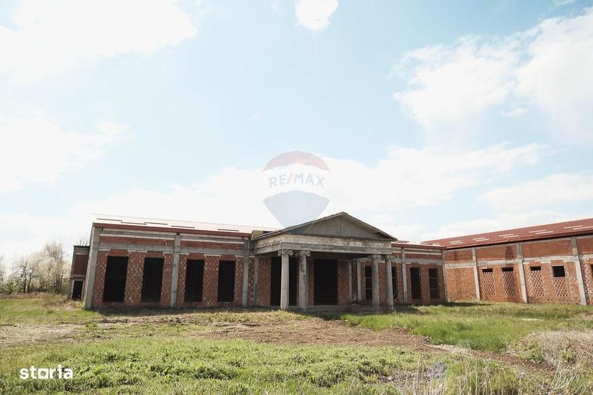 Spațiu comercial, de 1,800 mp, în Central