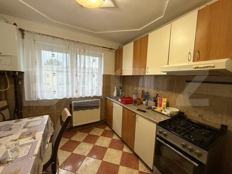 Apartament cu 3 camere decomandat în Micro 16