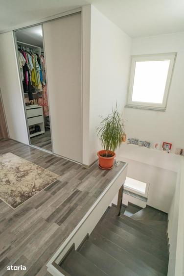 Casă cu 4 camere cu Teren 600 Mp în Borhanci