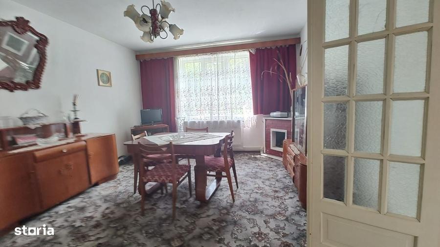 Casă cu 4 camere cu Teren 537 Mp în Central