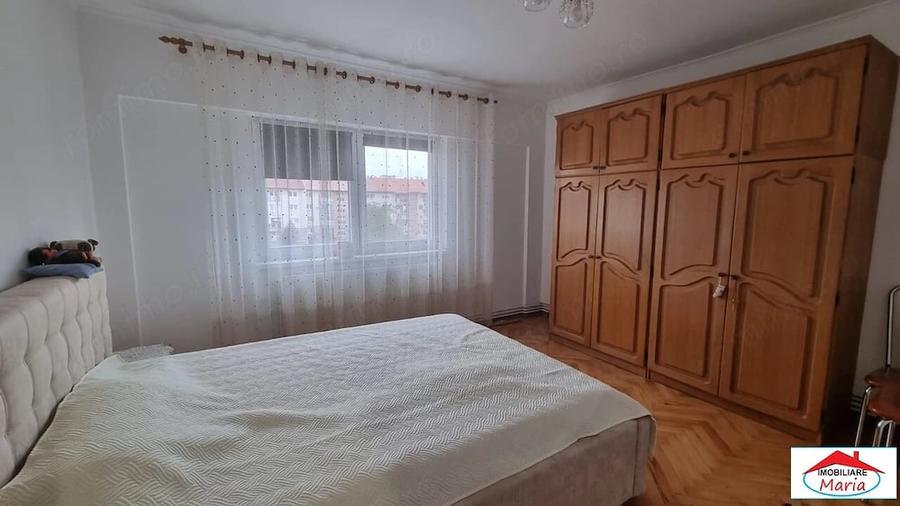 Apartament cu 2 camere decomandat în Carpați 2