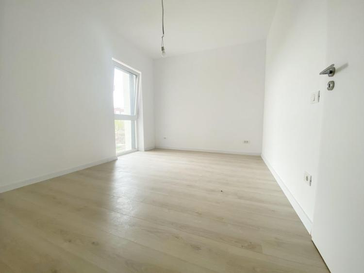 Apartament cu 3 camere semidecomandat în Mehala