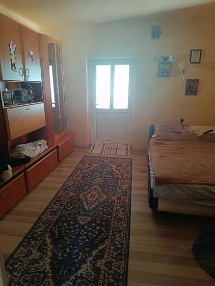Casă cu 4 camere cu Teren 4925 Mp în Central
