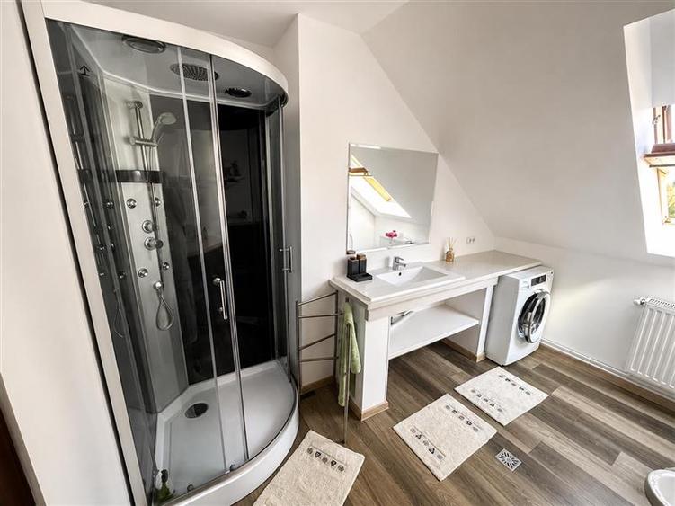 Casă individuală cu 2 camere cu Teren 350 Mp în Craiter