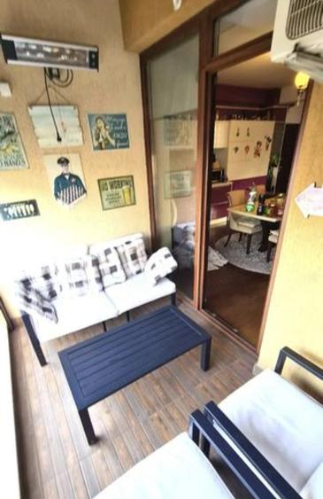 Apartament cu 2 camere decomandat în Trocadero
