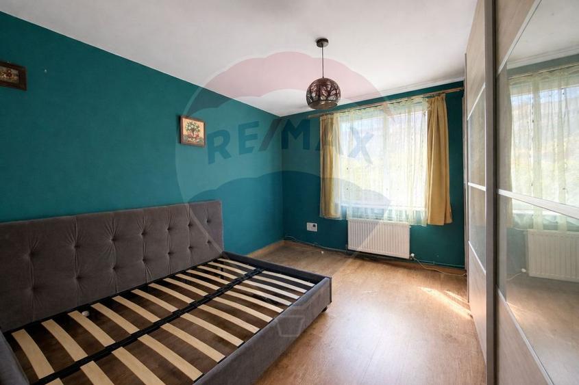 Apartament cu 3 camere semidecomandat în Tomis Nord