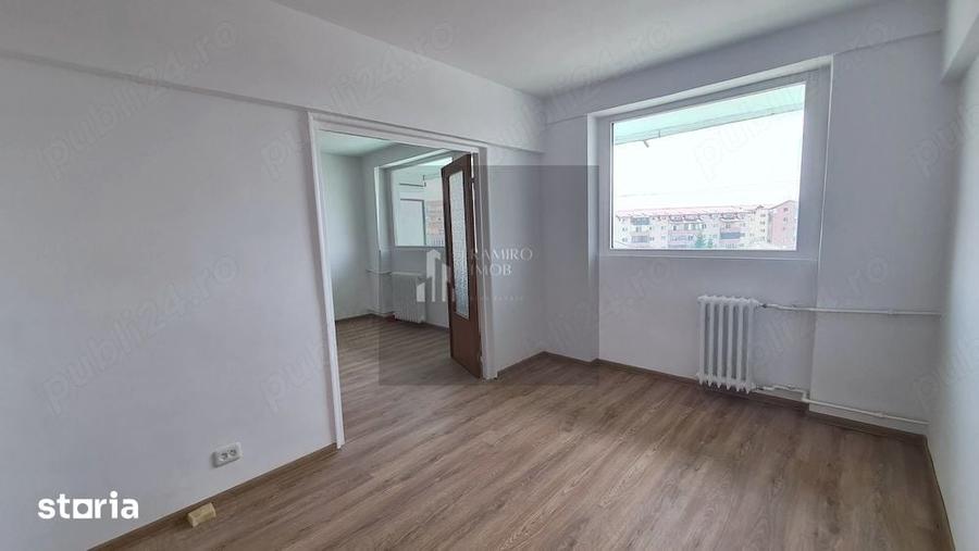 Apartament cu 3 camere decomandat în Drumul Taberei