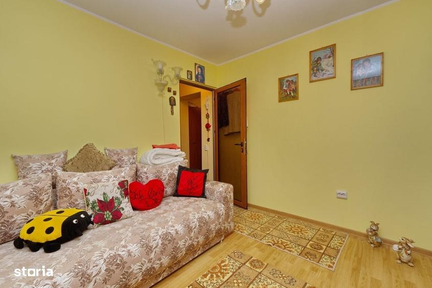 Apartament cu 3 camere decomandat în Mazepa 2