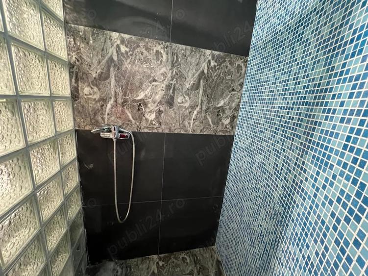 Casă cu 6 camere în Răzvani