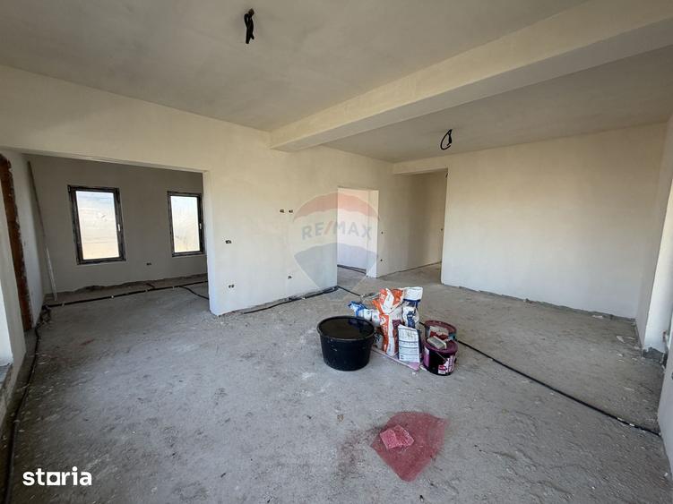 Casă cu 4 camere cu Teren 470 Mp în Câmpineanca