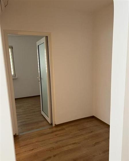 Investitie cu randament 7%, spatiu cu acces stradal, Garii Brasov - 3