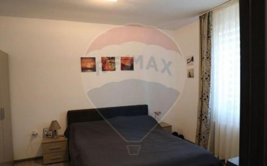 Casa cu 4 camere, de vanzare, in Cartierul Tineretului... - 1