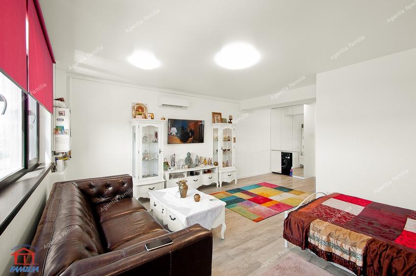 Vanzare studio, zona str.Basarabiei( bloc Central Park), et 7/8, pret 72 000 e. - 1