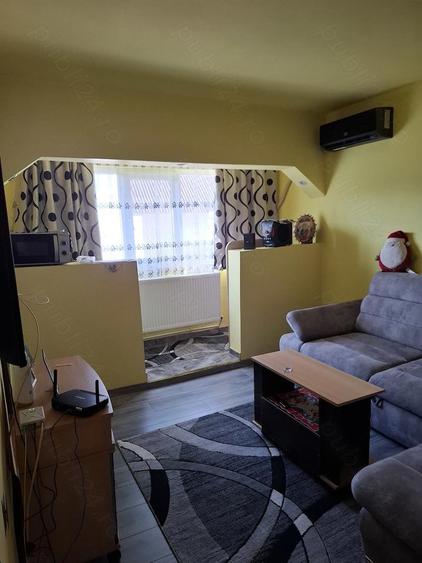 Vand garsoniera cf 1se vinde exact ca in poze. Este la etaj 1.Pretul este de 22.000 de mii de euro - 2