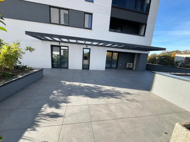 Spatiu birou de inchiriat - 2 camere Decomandat - 12