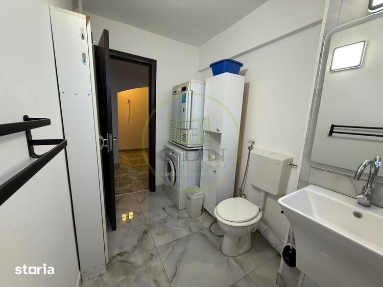 Apartament cu 3 camere decomandat în Calea București