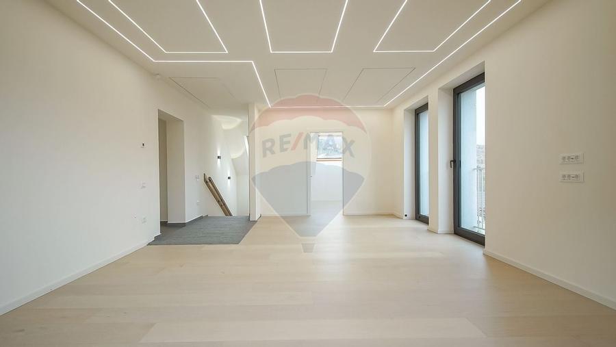 Armonie între tradiție și modernitate – Vilă contemporană în Brasov - 16