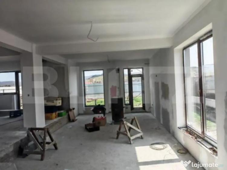 Casa de vanzare Tarlungeni 5 camere, teren, garaj, in - 9