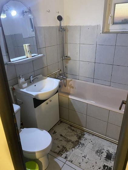 Inchiriez garsoniera in micro 6 - 4