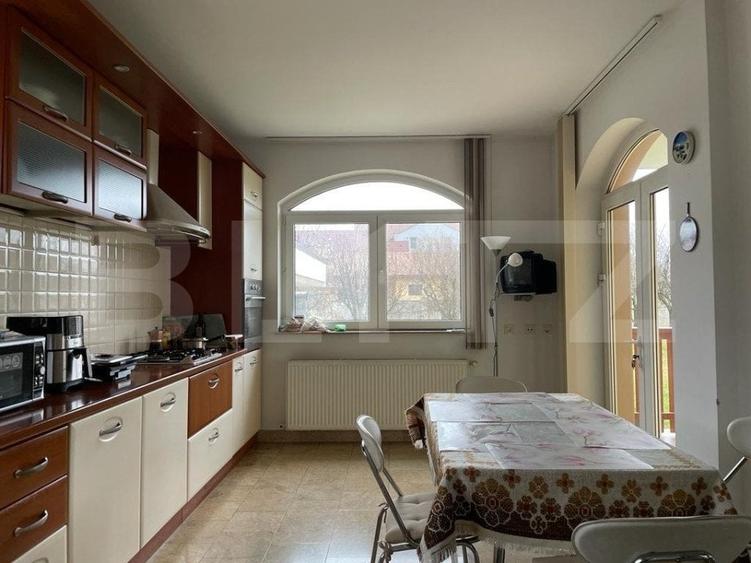 Casa cu 5 camere, 386 mp, Sangeorgiu de Mures, zona Apollo Spa - 9