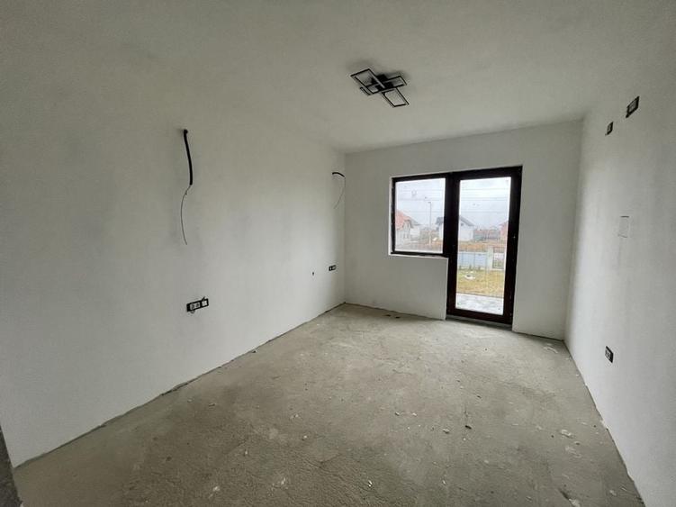 Pensiune cu piscina in constructie - 8