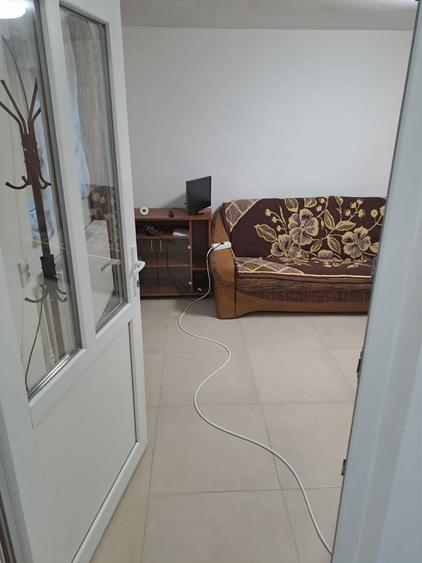 Dau in chirie zona pod ira camera ,bucatarie, baie hol - 3