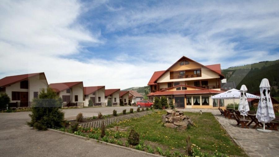 Oferta unica: pensiune ?i teren generos de 16000 mp in - 4