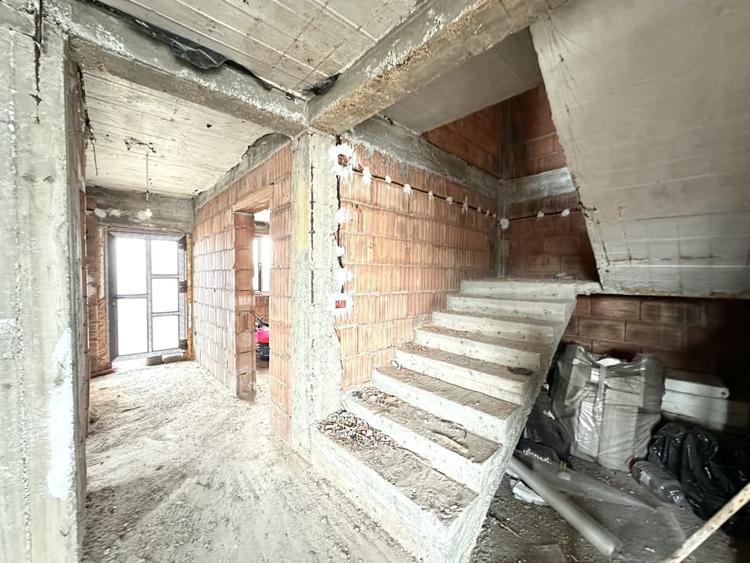 Duplex la rosu, 5 camere, 127 mp utili - Dumbravita - 10