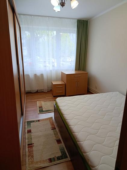 Proprietar inchiriez apartament cu 3 camere Bld. Cetatii - 8