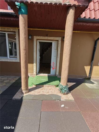 Casă cu 5 camere cu Teren 225 Mp în Moșilor