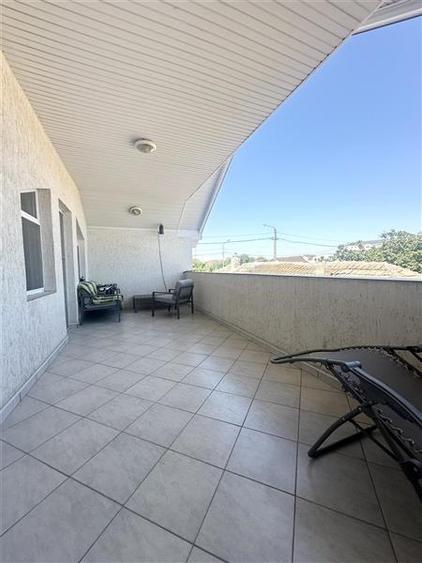 Casa cu Potential Multiplu, Pretabila Pentru Doua Familii sau Business, Chiar la - 12