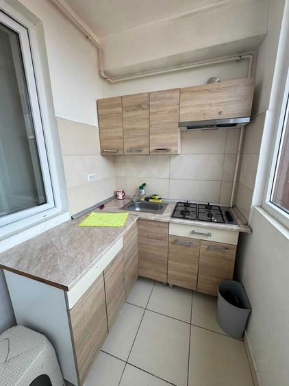Garsoniera spatioasa cu pat matrimonial si canapea | Militari Residence - 6