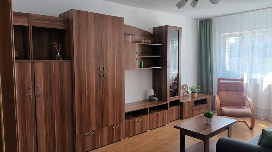Persoana fizica dau in chirie apartament Intre Lacuri - 1