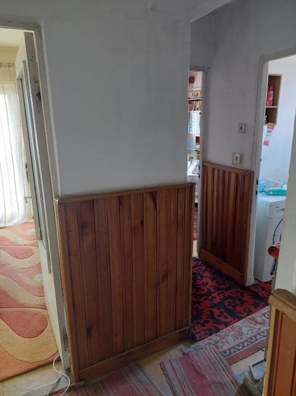 Vând apartament cu trei camere  - 3