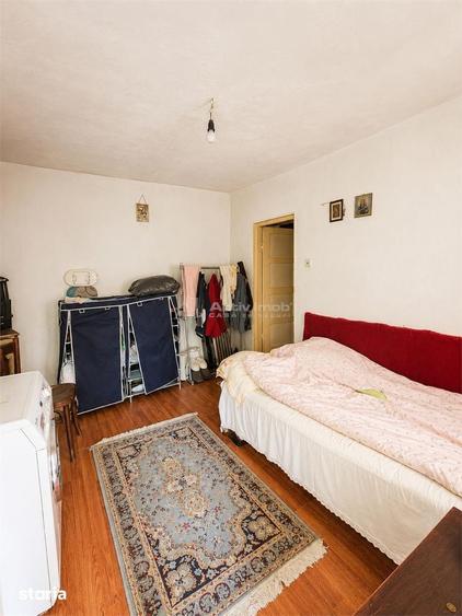 Casa generoasa de vanzare la tara - 8