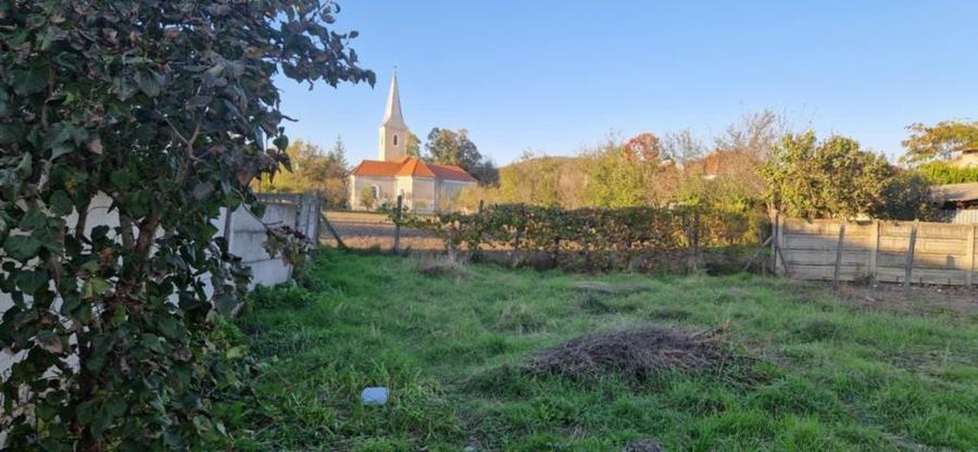 Casa 114 mp - in Hateg la 300 m de primarie 52000 euro - 6