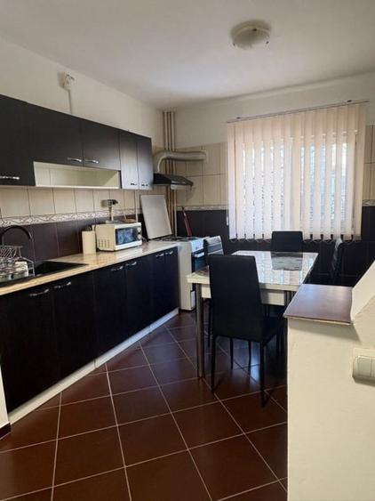 Apartament 3 Camere Uverturii | 2 Bai | 11 minute metrou - 7